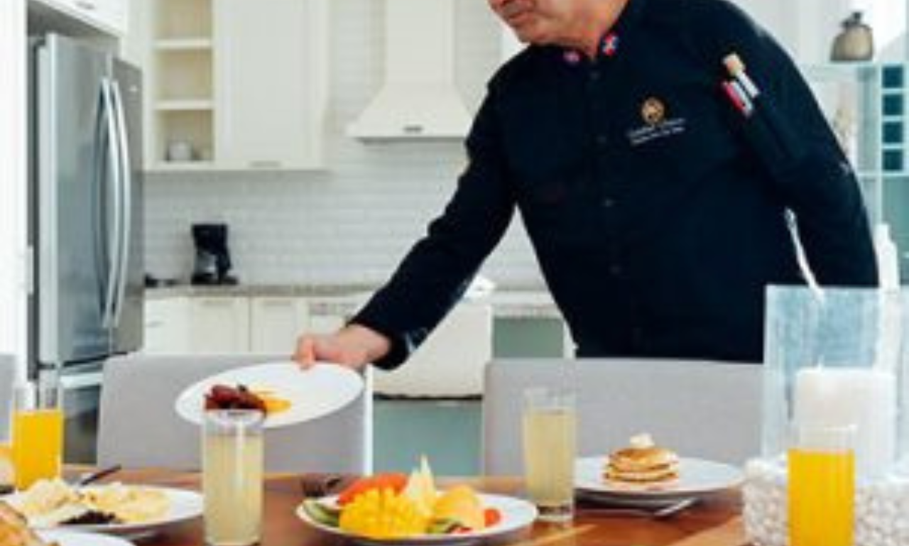 PRIVATE CHEF MAKES BREAKFAST IN THE VILLA EVERY MORNING